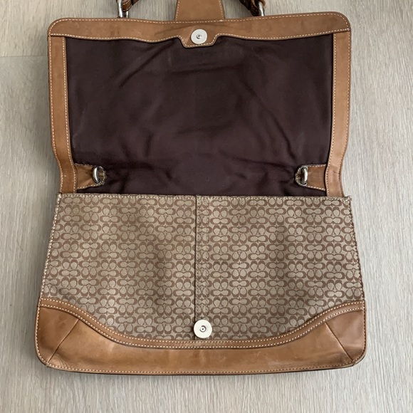 2000’s Vintage Coach Belted Logo Purse - Picture 5 of 8